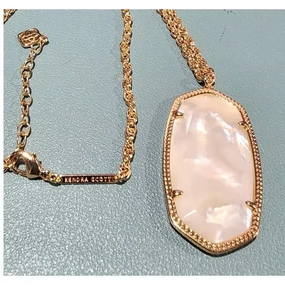 Kendra Scott Reid Intarsia Faceted Mother of Pearl Pendant Necklace - Picture 4 of 9